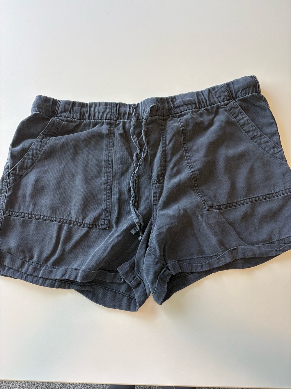 Gap Casual faded black shorts - Large